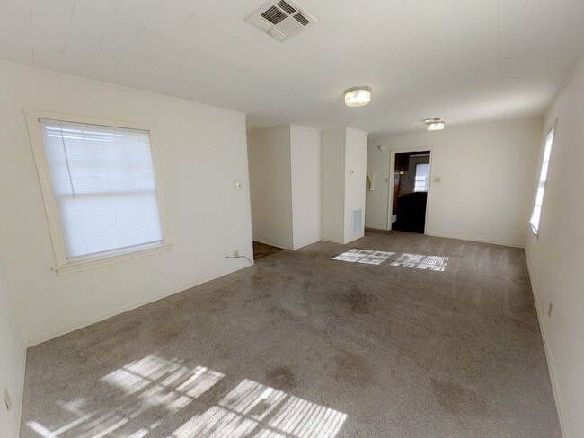 Building Photo - 378 Garland Ave