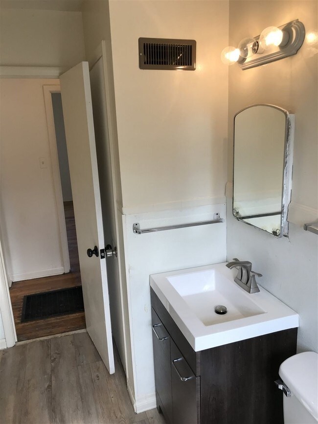 Building Photo - 4941 Brittain St