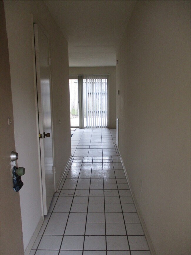Foto del edificio - 10826 Sugar Hill Dr