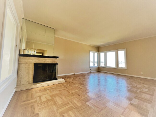 Living room - 17 Lupine Ave