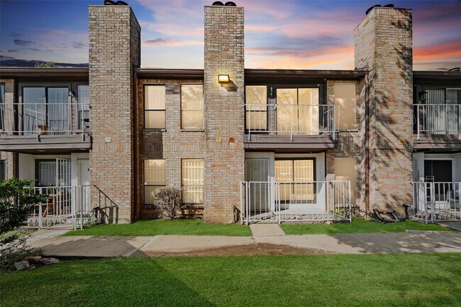Foto del edificio - 6633 W Airport Blvd