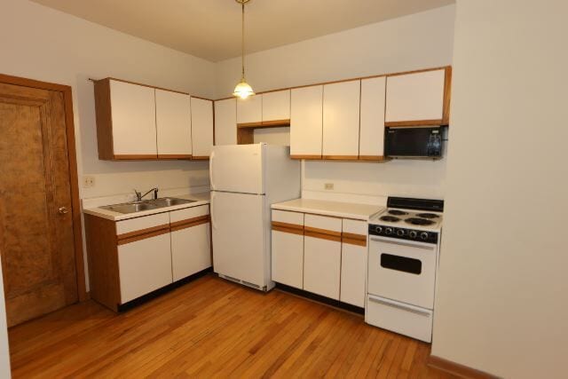 Foto del edificio - 638 W Barry Ave