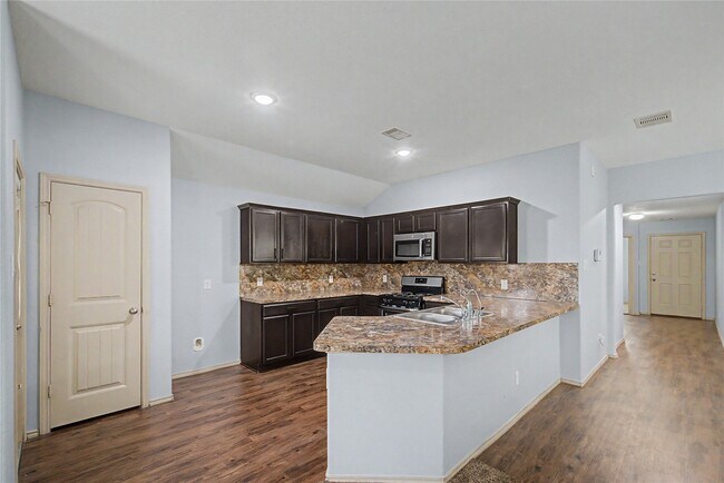 Foto del edificio - 16430 Rodeo River Rd
