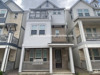 Building Photo - 215 S Village Way