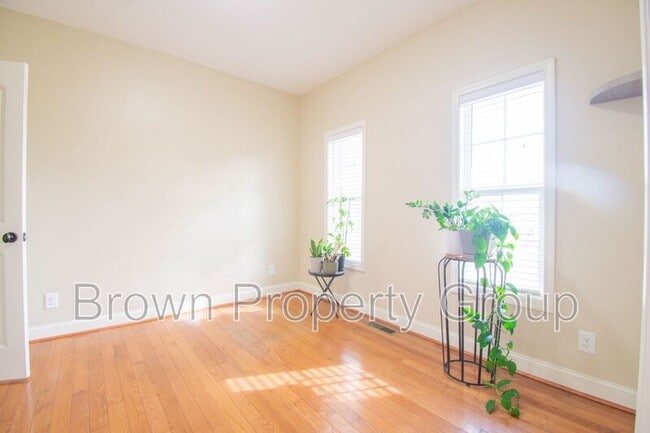 Building Photo - 118 N Dakota Ct