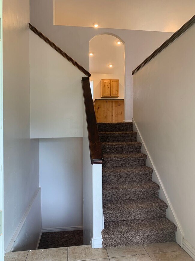 Foto del edificio - Spacious 5 Bedroom in Roy!