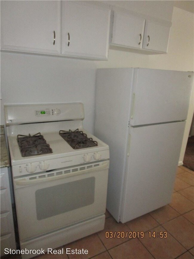 Building Photo - 2 br, 1 bath Apartment - 1289-1291 Oros Ave