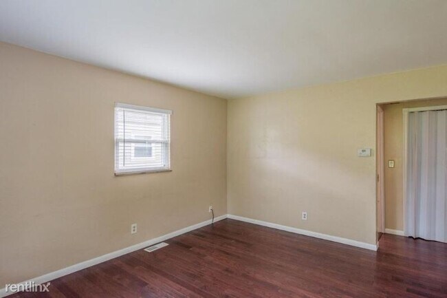 Foto del edificio - 3017 Atwood Terrace