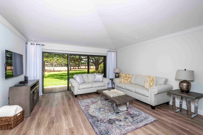 Building Photo - 517 Club Dr