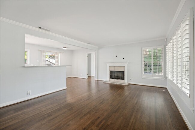 Foto del edificio - 4144 Beechwood Ln