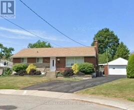 Building Photo - 3276 Janet Crescent