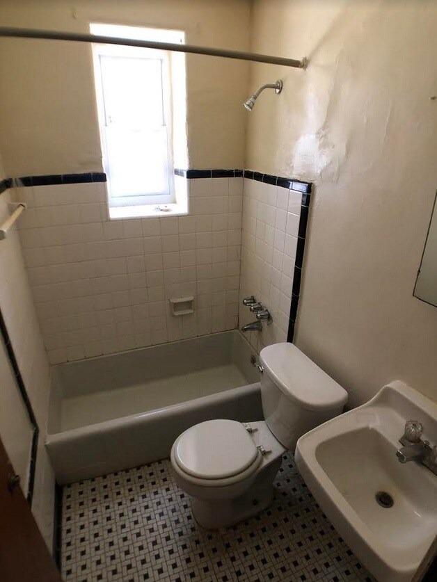 115 Mt Lebanon Blvd Unit 1, Pittsburgh, PA 15228 Room for Rent in Pittsburgh, PA