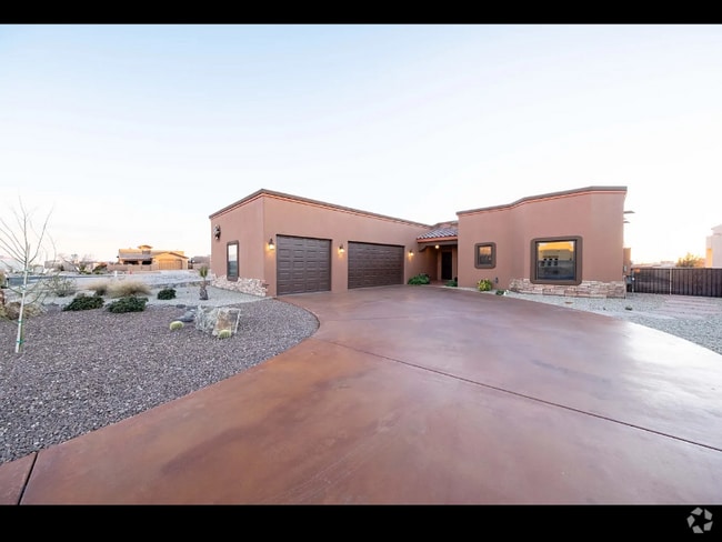 Building Photo - 5185 San Carlos Ct