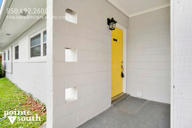 Foto del edificio - 51 Adkinson Dr