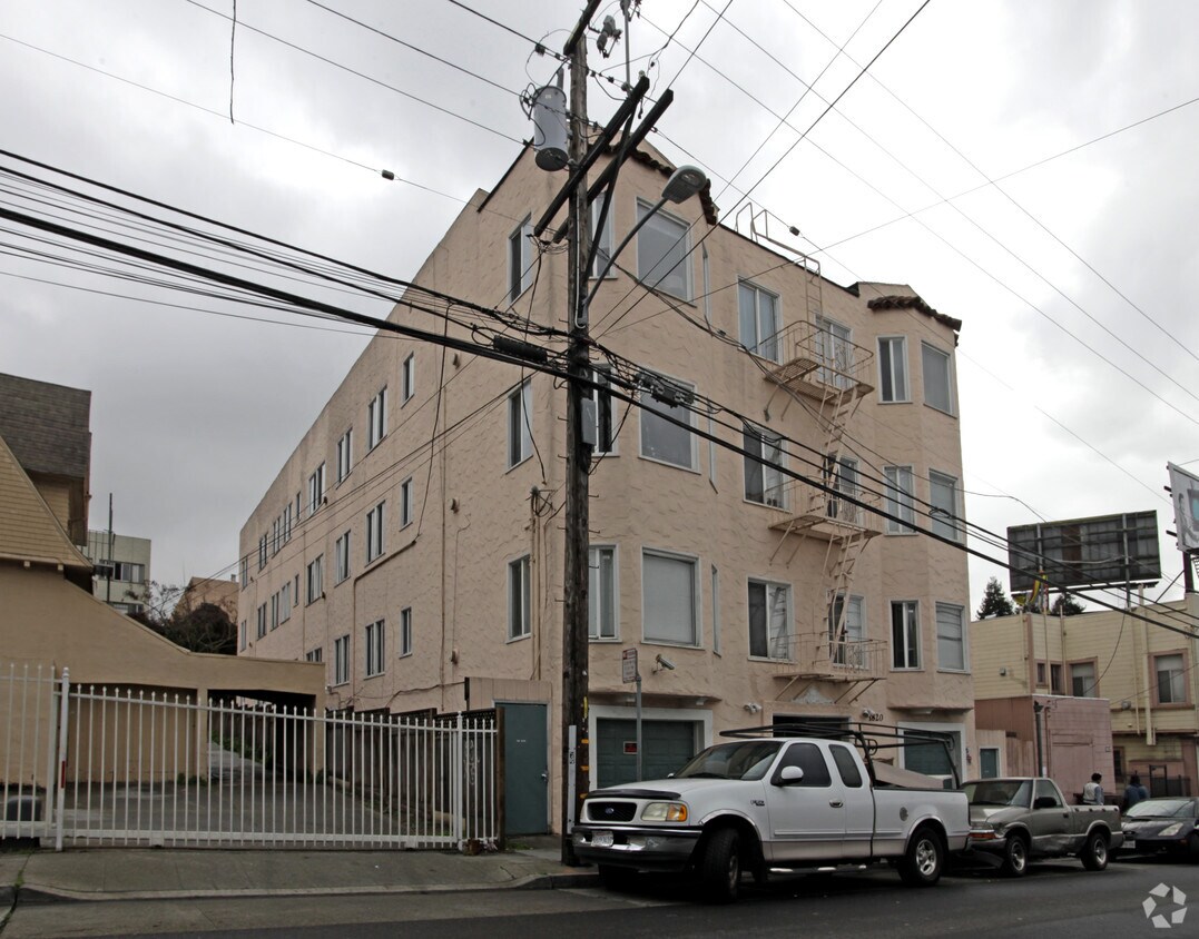 Primary Photo - 1820 5th Ave