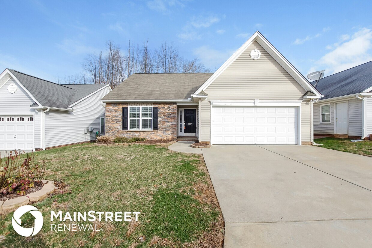 Foto principal - 6007 Trailshead Dr