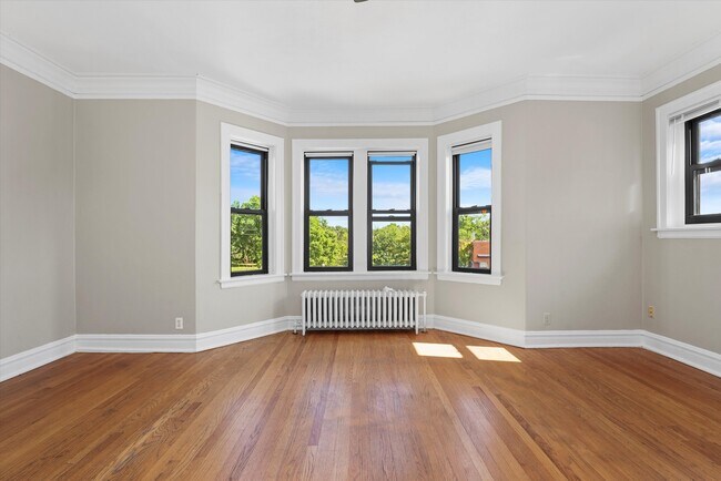 Foto del edificio - 44 Lawton Rd