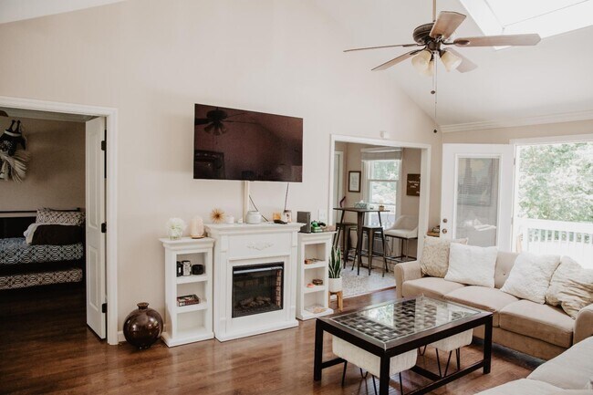 Foto del edificio - 1004 Beech Bend Dr