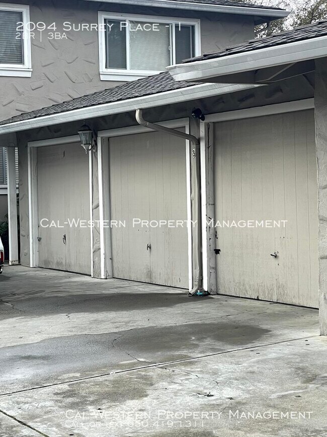 Building Photo - Lovely 2 Bedroom 1.5 Bathroom off Bascom