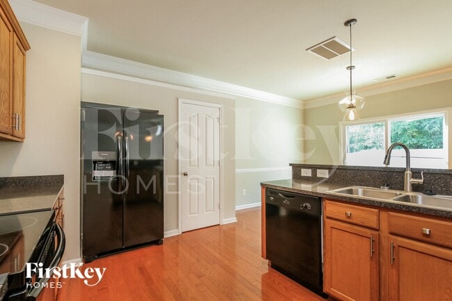 Foto del edificio - 1046 Mearn Rd