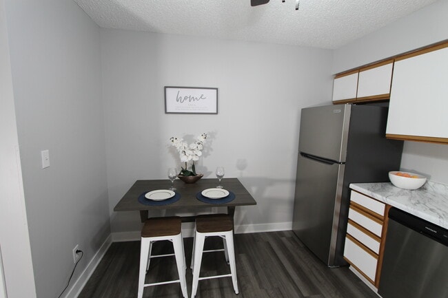 Building Photo - The Warwick