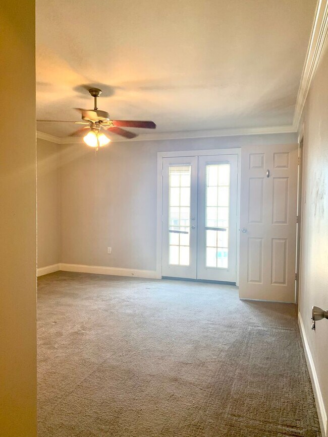 Foto del edificio - 2BR 2 1/2BA Condominium Denham Springs