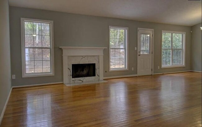 Building Photo - 3225 Ennfield Ln NW
