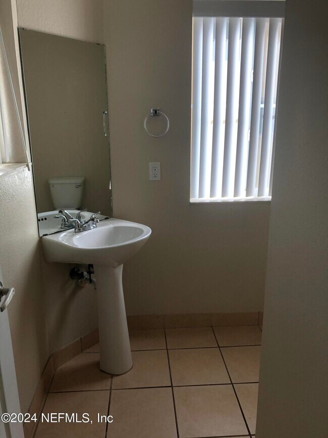 Foto del edificio - 9745 Touchton Rd