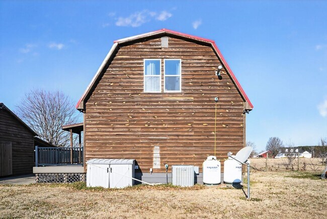 Foto del edificio - 1885 Bennett Rd