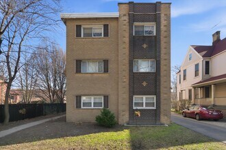 Building Photo - 1331 W Chase Ave