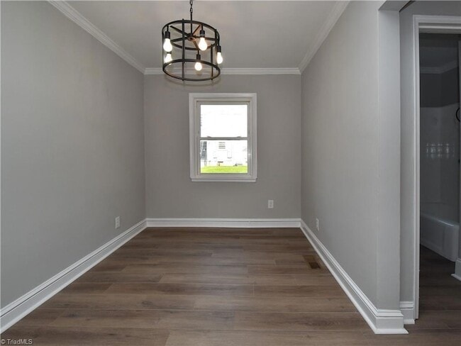 Foto del edificio - 2500 Miller Park Cir