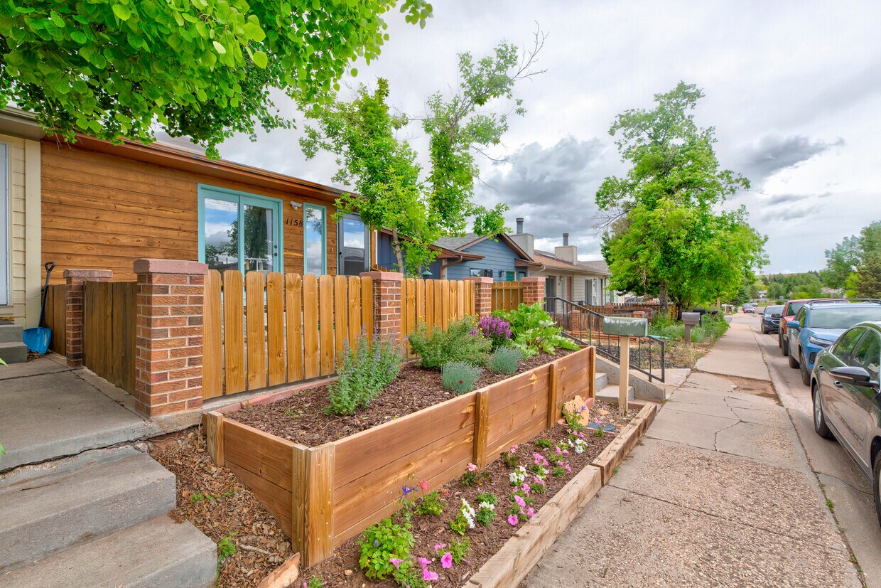 Primary Photo - 1158 N 18th St
