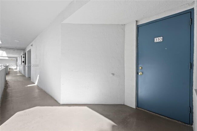 Building Photo - 8255 SW 152nd Ave