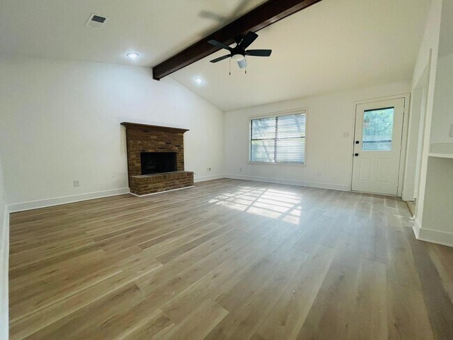 Foto del edificio - 2117 Pear Orchard Dr