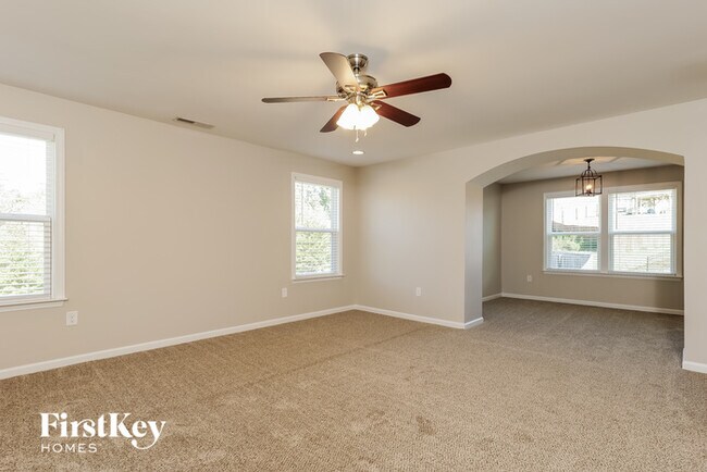 Foto del edificio - 1793 Pinnacle Oaks Dr