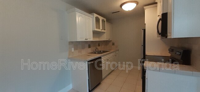 Building Photo - 3971 Queen Anne Dr
