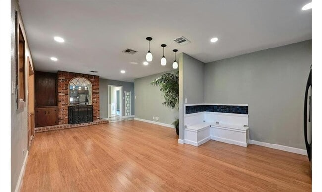 Foto del edificio - 2509 Little John Ln