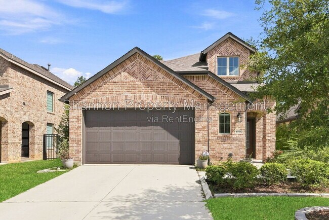 Foto del edificio - 8017 Whisper Grove Dr