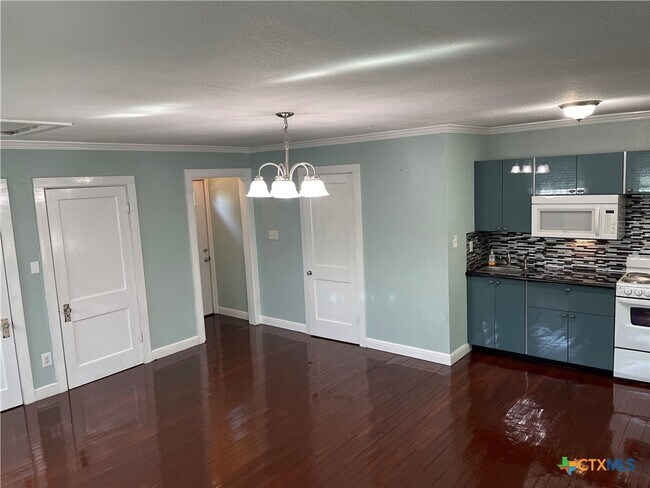 Foto del edificio - 158 N Chestnut Ave
