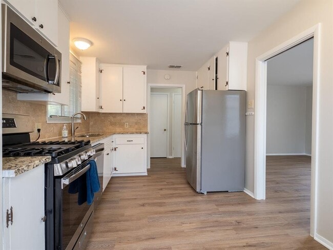 Foto del edificio - 1411 Westmoor Dr