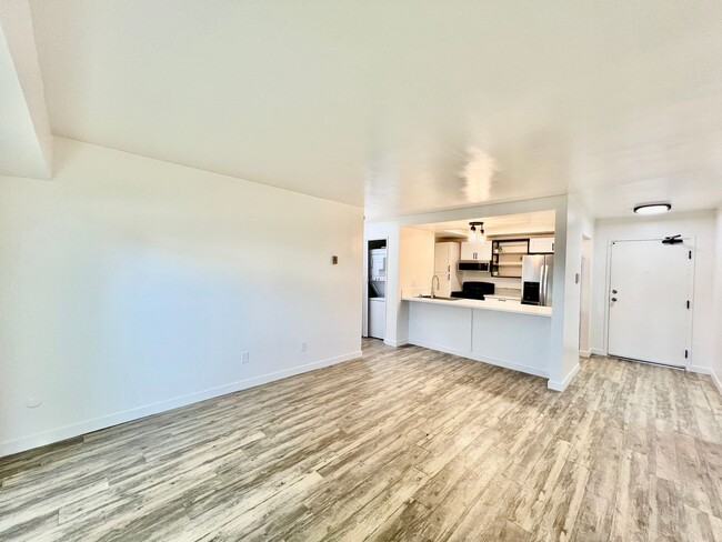 Foto del edificio - Stunning 2B/2BA condo w/ Washer/Dryer in C...