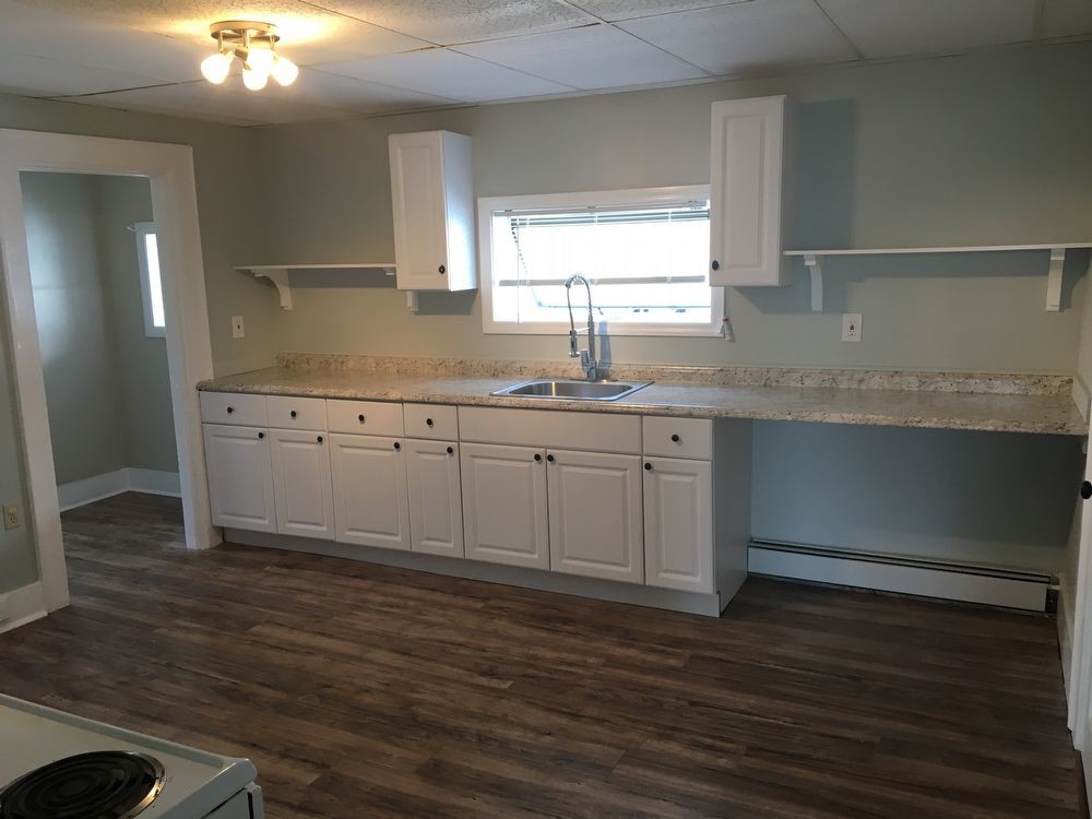 Primary Photo - Fabulous Spacious 2 BR w Heat Included.