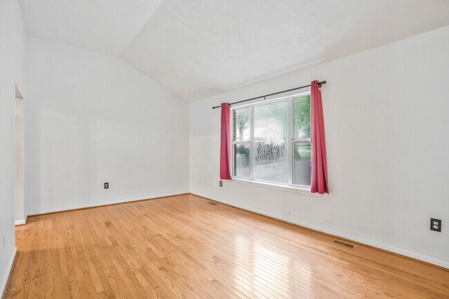Foto del edificio - Spacious 3BR House in Lusby