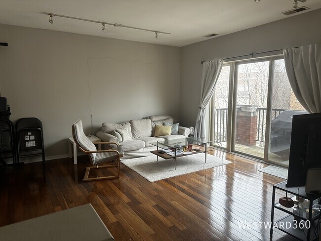 Foto del edificio - 1121 W Washburne Ave