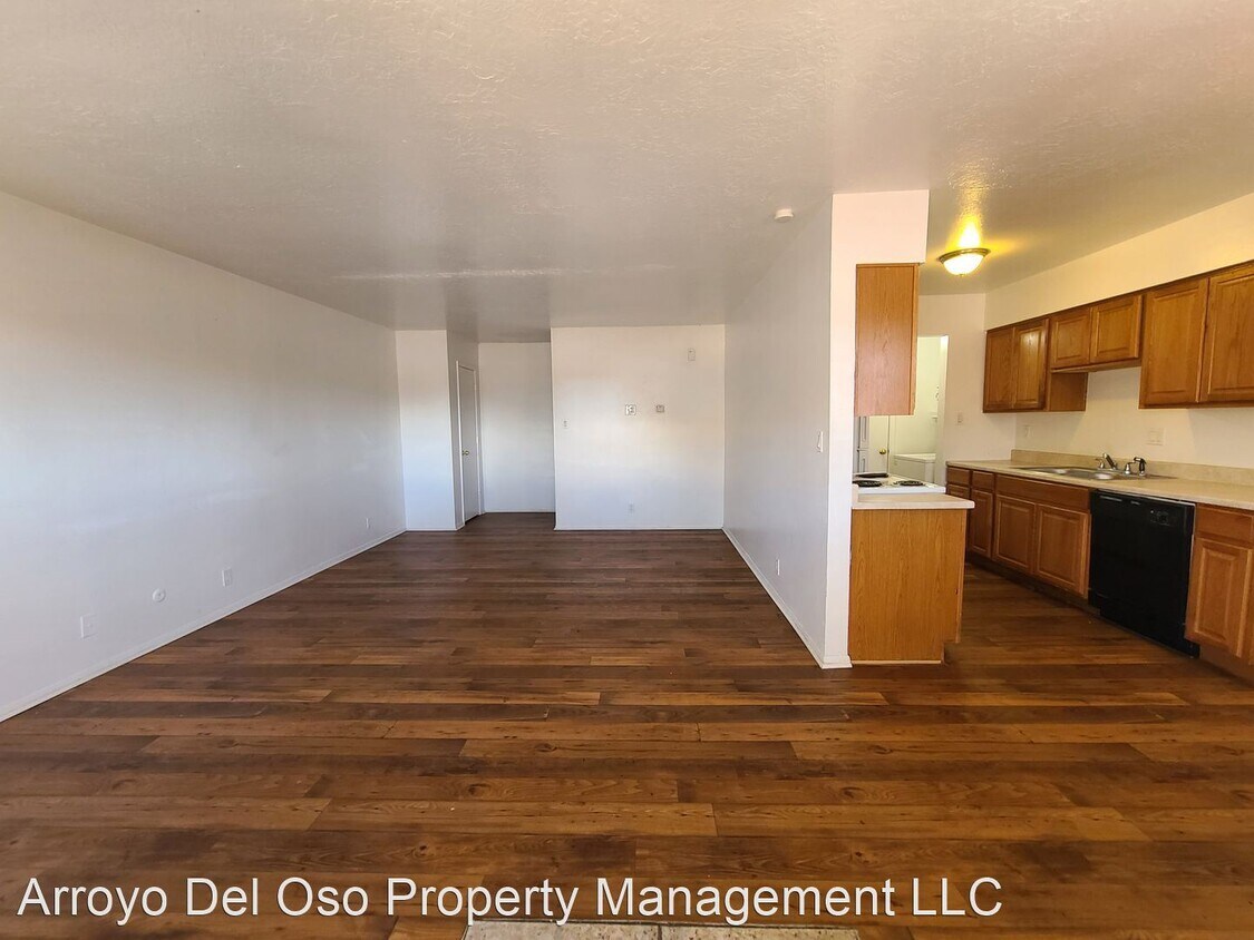 Primary Photo - 12700 Copper Ave NE
