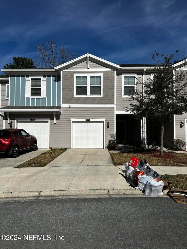 Building Photo - 7371 Palm Hills Dr