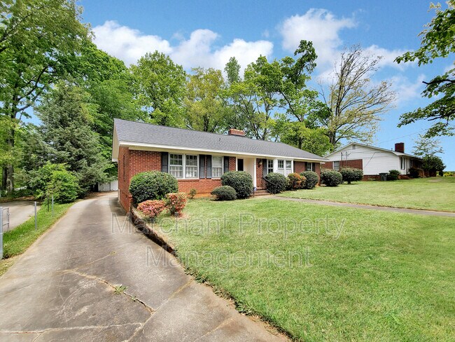 Building Photo - 112 Birchwood Dr