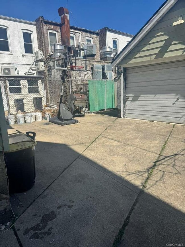 Building Photo - 88-11 185th St