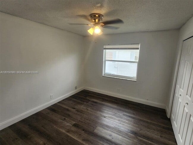 Building Photo - 4117 Woodside Dr