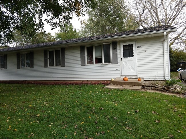 Front - 1779 New St